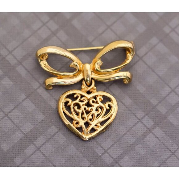 Vintage Gold Tone Elegant Heart Brooch G28 - Picture 1 of 2